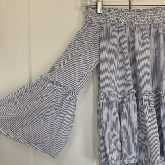 American Eagle Off-the-Shoulder Ruffled Blouse - Picture 2 of 3